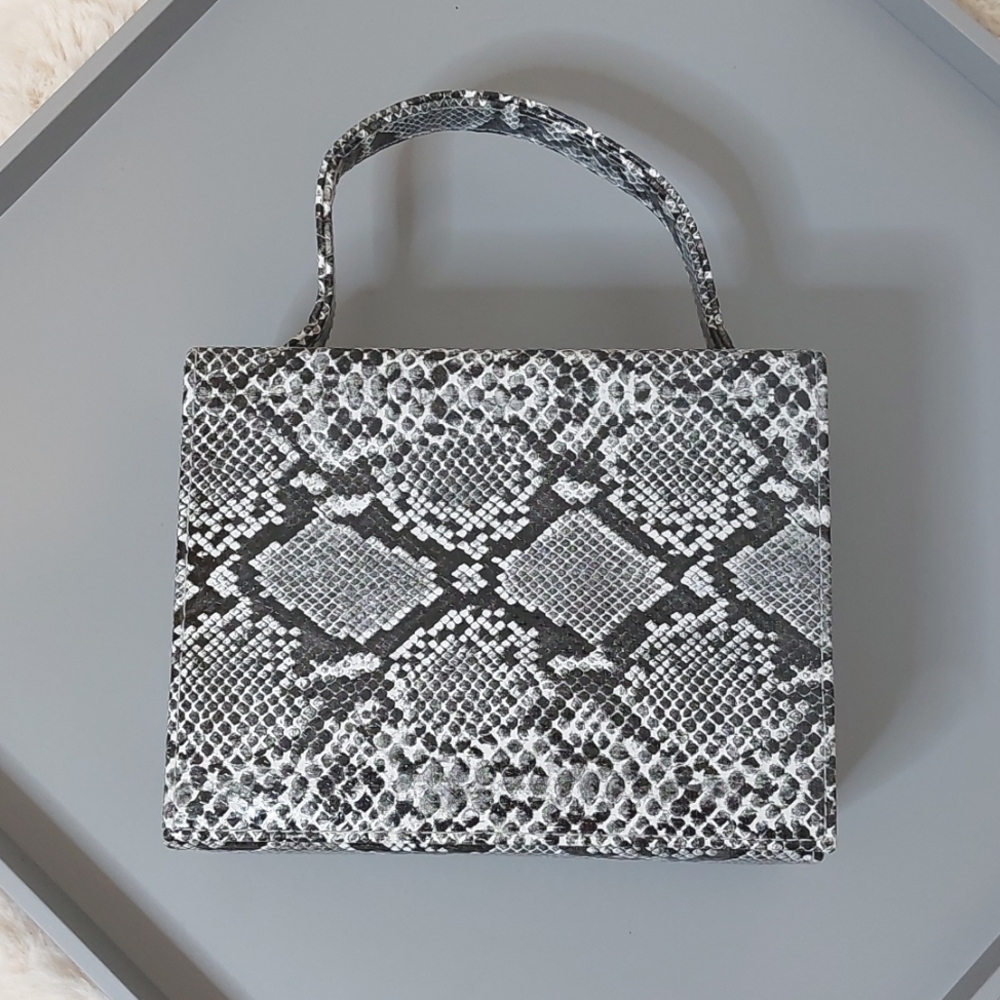 Vintage EUC 90's Kenneth Cole snake print top handle purse